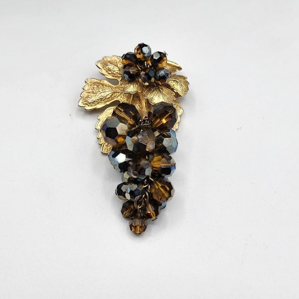 Vintage bunch of grapes brooch